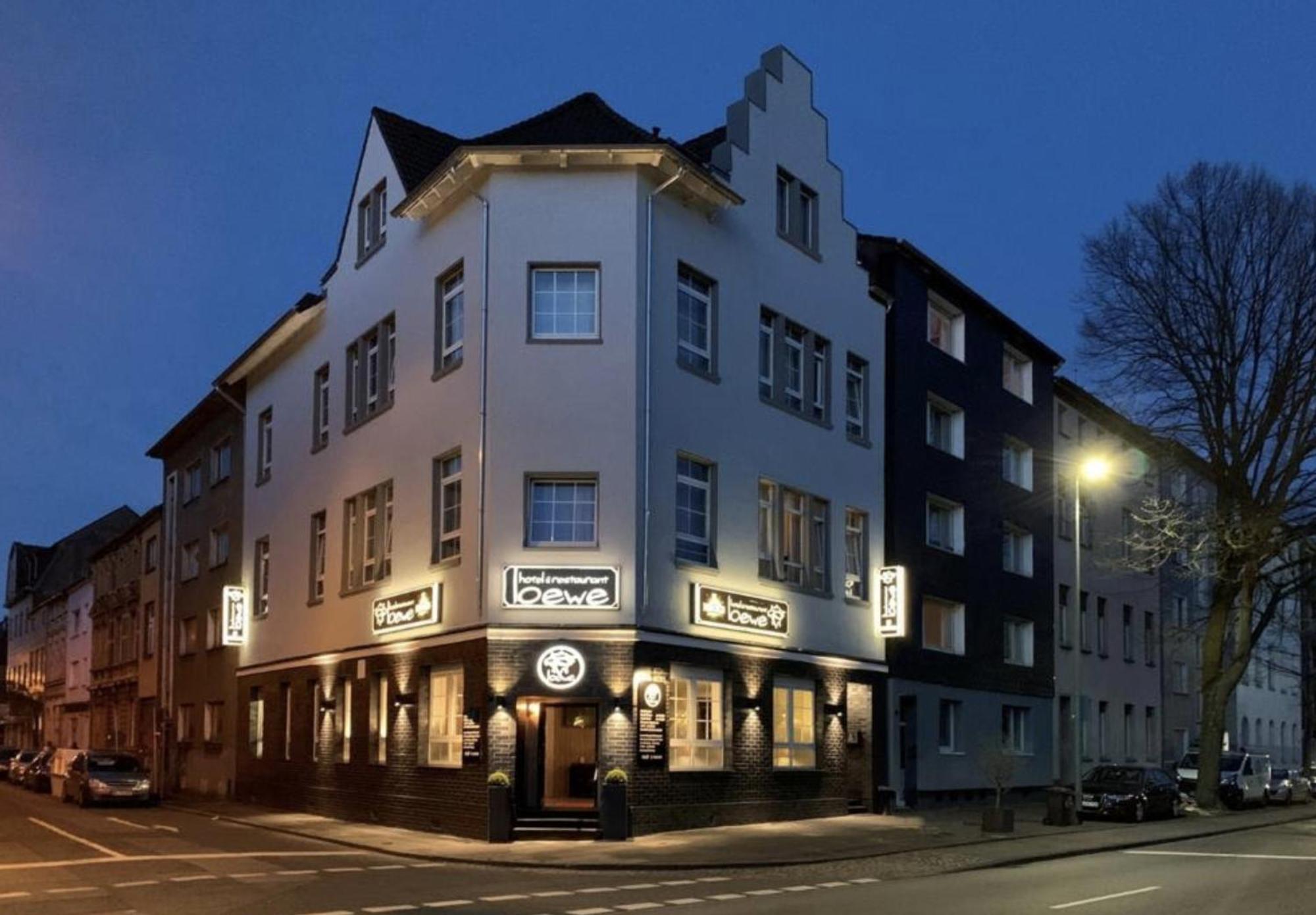 Hotel Restaurant Zum Loewen Duisburg Exterior photo
